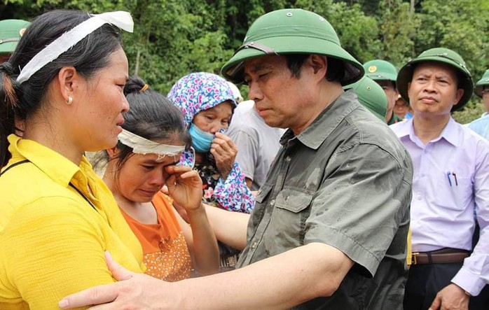 Ông Phạm Minh Chính thăm vùng tâm  lũ Sa Ná  - Ảnh 2.