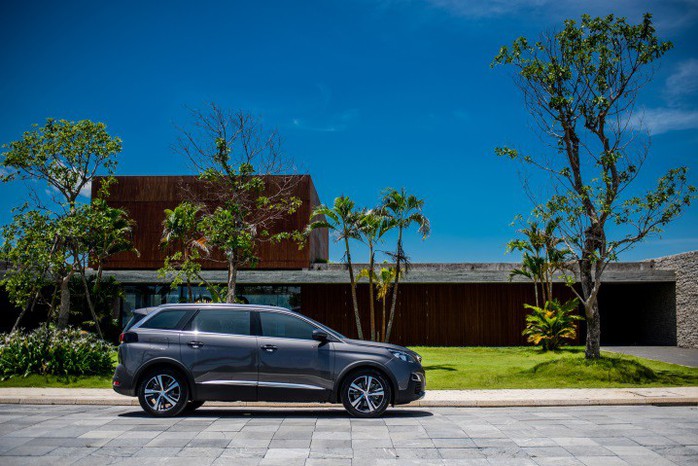 Peugeot ưu đãi giá đến 50 triệu đồng và nhiều quyền lợi hấp dẫn khác - Ảnh 3. Peugeot ưu đãi giá đến 50 triệu đồng và nhiều quyền lợi hấp dẫn khác - Ảnh 3.