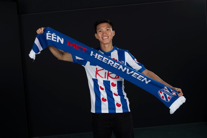 Heerenveen thảm bại trước Ajax, người hâm mộ Việt Nam gọi tên Đoàn Văn Hậu  - Ảnh 3.