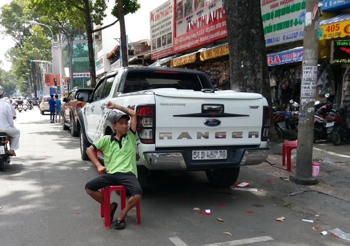 Tái diễn thất thu phí đậu ôtô - Ảnh 2.