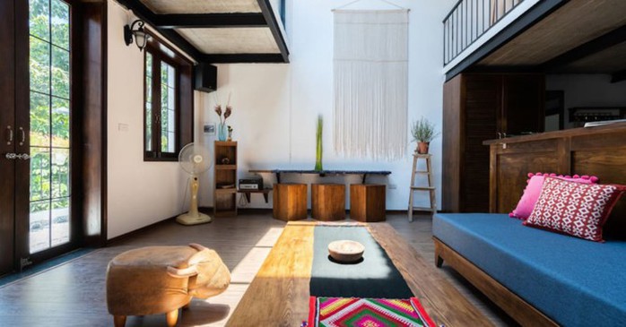 Nhà cổ hoang tàn đẹp như khách sạn sau sửa - Ảnh 1. Nhà cổ hoang tàn đẹp như khách sạn sau sửa - Ảnh 1.