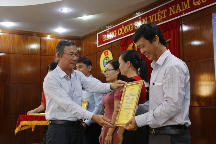 Quảng Nam: Trao thưởng cuộc thi về tiết kiệm điện - Ảnh 1.