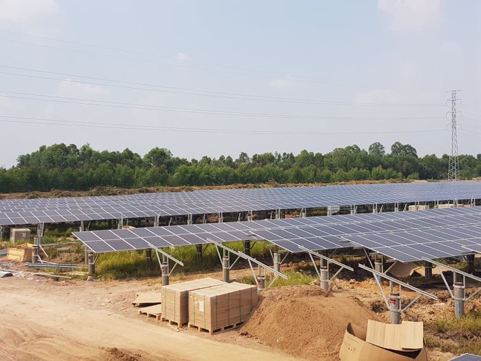 Bộ Công Thương đề xuất phương án mới, mua điện mặt trời mái nhà giá 2.156 đồng/kWh - Ảnh 1.