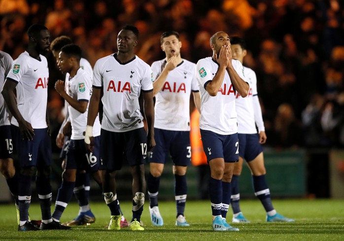 Đội bóng Hạng tư gây sốc ở League Cup, loại Tottenham trên chấm luân lưu - Ảnh 8.