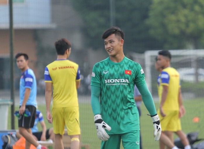 Cận cảnh buổi tập nhẹ nhàng, vui vẻ của Đội tuyển U23 Việt Nam - Ảnh 8.