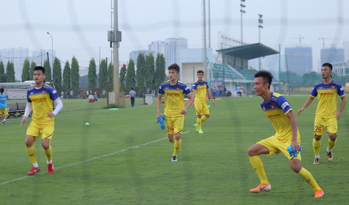 Cận cảnh buổi tập nhẹ nhàng, vui vẻ của Đội tuyển U23 Việt Nam - Ảnh 12.