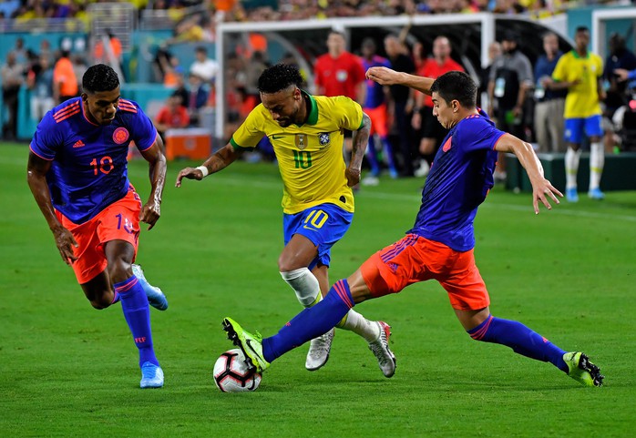 Neymar tái xuất và ghi bàn, Brazil hòa thót tim Colombia - Ảnh 2.