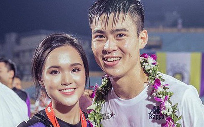 Duy Mạnh cầu hôn em vợ Văn Quyết, cựu chủ tịch Sài Gòn FC xác nhận cho cưới - Ảnh 1.