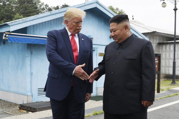 Tổng thống Trump nhờ người chúc mừng sinh nhật ông Kim Jong-un - Ảnh 1.