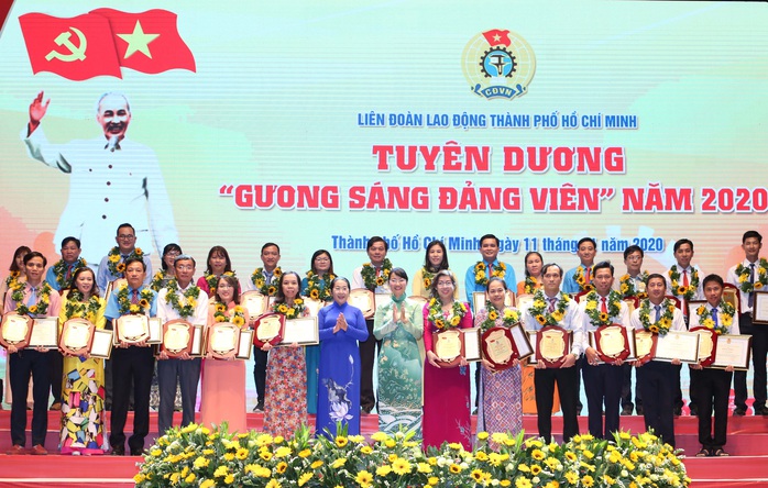 Tuyên dương 90 đảng viên là cán bộ Công đoàn cơ sở - Ảnh 7.