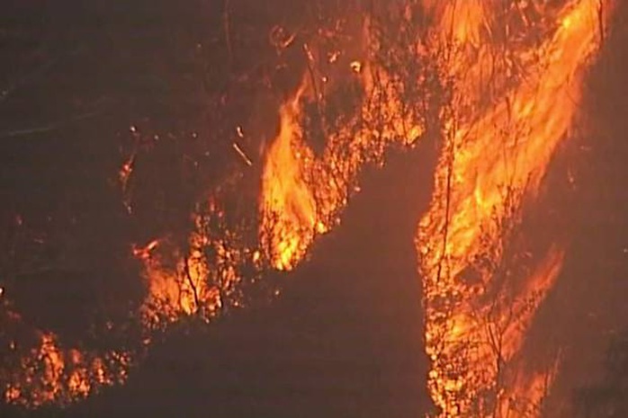 Úc: Cháy rừng hai bang nhập 1, siêu hỏa ngục hình thành - Ảnh 3.