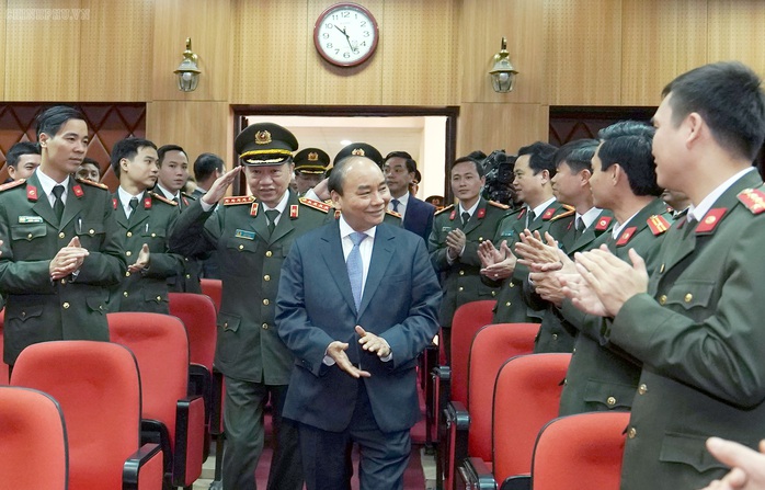 Kiểm tra công tác cảnh vệ, Thủ tướng đề cập vụ Đồng Tâm - Ảnh 3.