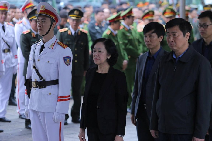 Thủ tướng Nguyễn Xuân Phúc viếng 3 liệt sĩ công an hy sinh tại xã Đồng Tâm - Ảnh 14.