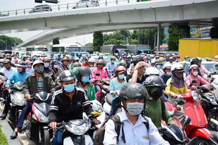 Lắng nghe người dân hiến kế: Giải quyết kẹt xe, phải bắt đầu từ phía nhà nước - Ảnh 1.