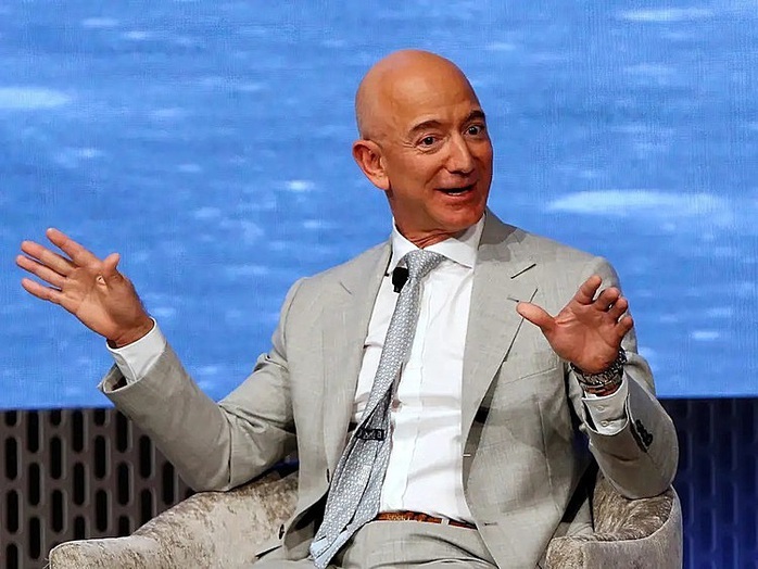 10 sự thật về độ giàu có của Jeff Bezos - Ảnh 1. 10 sự thật về độ giàu có của Jeff Bezos - Ảnh 1.