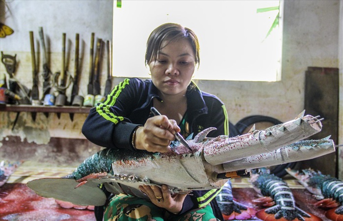 Biến cây tre thành... con tôm hùm tiền triệu - Ảnh 2.