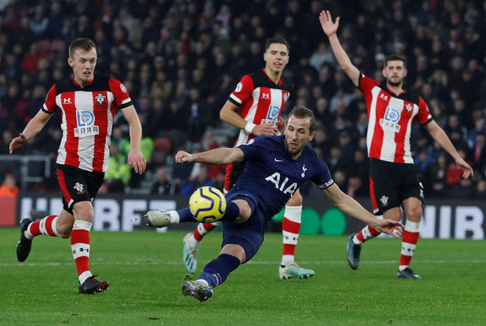 Mourinho tấu hài khi Tottenham thất bại vì VAR - Ảnh 6.