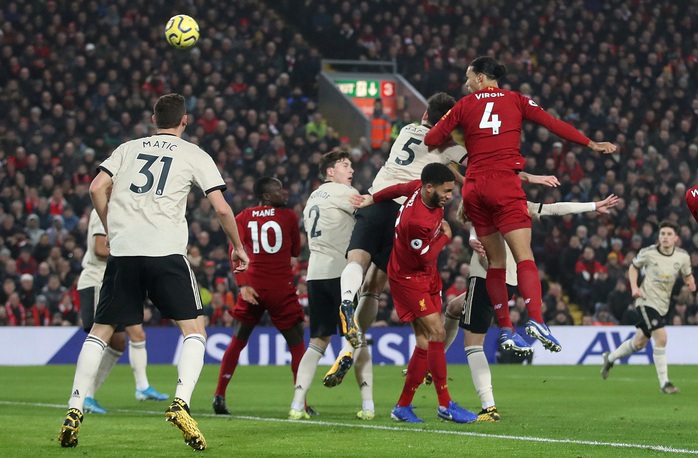 Đè bẹp Man United, Liverpool khủng bố Ngoại hạng Anh - Ảnh 2.