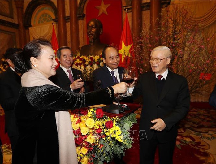 Tổng Bí thư, Chủ tịch nước Nguyễn Phú Trọng chúc Tết lãnh đạo, nguyên lãnh đạo Đảng và Nhà nước - Ảnh 3.