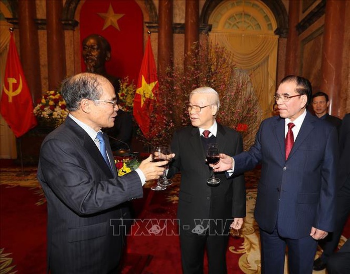 Tổng Bí thư, Chủ tịch nước Nguyễn Phú Trọng chúc Tết lãnh đạo, nguyên lãnh đạo Đảng và Nhà nước - Ảnh 2.