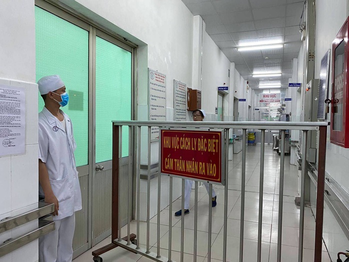 Bệnh viện Chợ Rẫy đang điều trị 2 bệnh nhân người Trung Quốc nhiễm virus corona - Ảnh 2.
