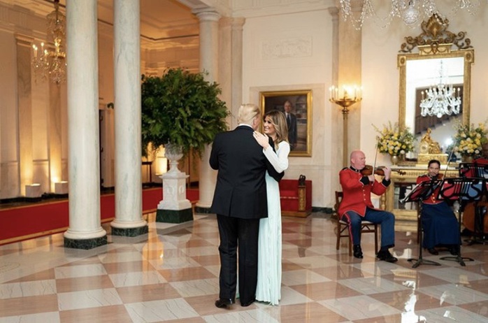 Kỷ niệm 15 năm ngày cưới Tổng thống Donald Trump và đệ nhất phu nhân Melania - Ảnh 1.