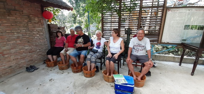 Du khách đến Huế vẫn tăng mạnh trong dịp Tết bất chấp dịch Corona - Ảnh 2.
