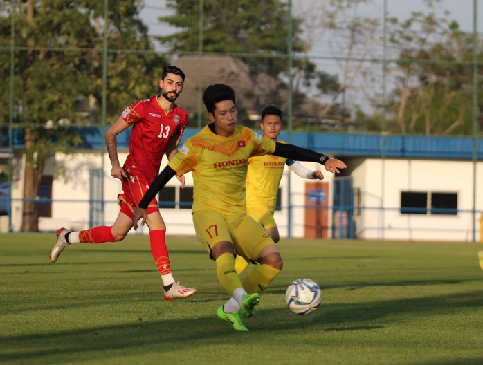 Tấn Sinh ghi bàn từ chấm 11 mét, U23 Việt Nam vẫn bại trận trước Bahrain - Ảnh 4.