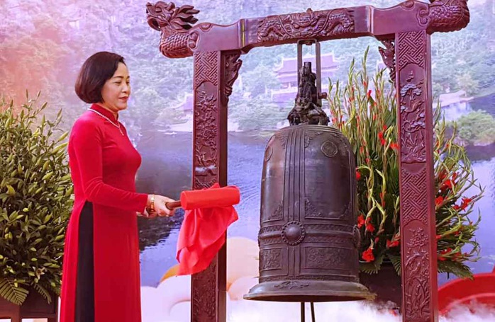 Phó Thủ tướng Thường trực Trương Hòa Bình đánh trống khai hội chùa Bái Đính - Ảnh 2.