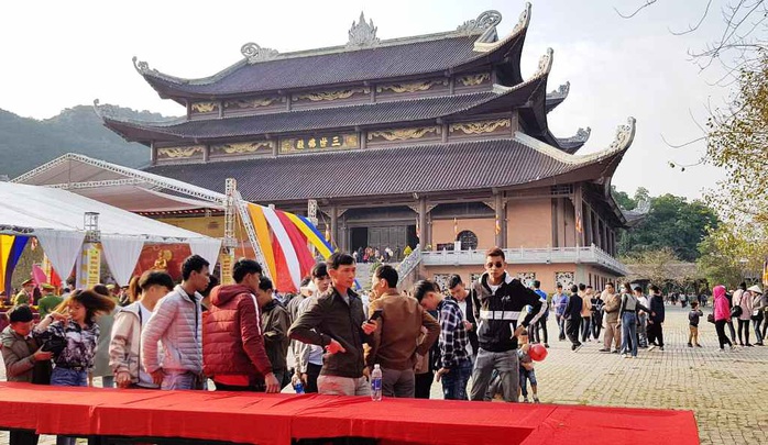 Phó Thủ tướng Thường trực Trương Hòa Bình đánh trống khai hội chùa Bái Đính - Ảnh 6.
