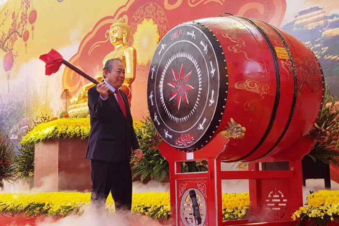 Phó Thủ tướng Thường trực Trương Hòa Bình đánh trống khai hội chùa Bái Đính - Ảnh 1.