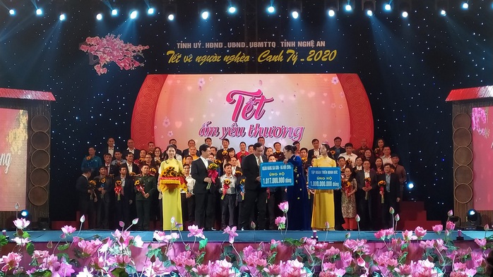 SHB ủng hộ hơn 1 tỉ đồng mang Tết ấm đến người nghèo - Ảnh 1. SHB ủng hộ hơn 1 tỉ đồng mang Tết ấm đến người nghèo - Ảnh 1.