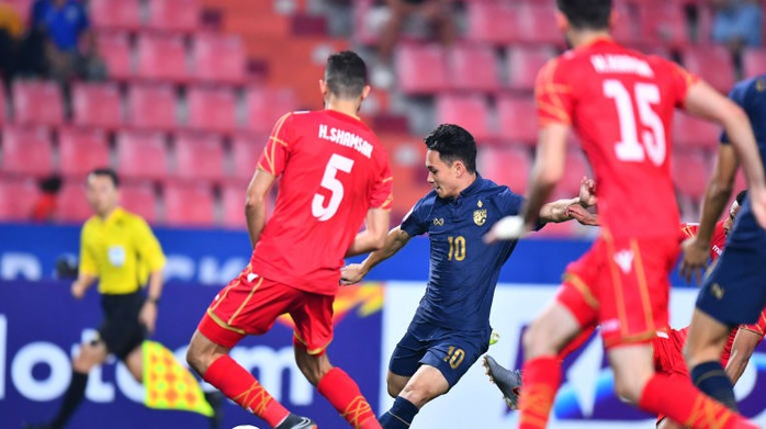 U23 Thái Lan khiến châu Á bất ngờ khi thắng Bahrain đến 5-0 - Ảnh 1.