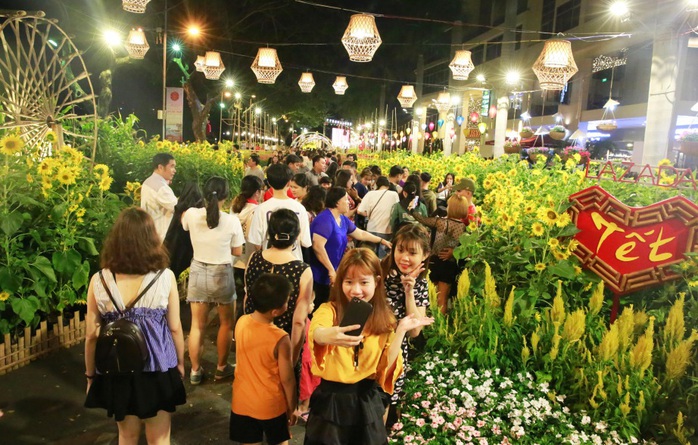 Hội hoa Xuân Phú Mỹ Hưng Tết Canh Tý 2020: Rước Lộc Đồng Hoa - Ảnh 5. Hội hoa Xuân Phú Mỹ Hưng Tết Canh Tý 2020: Rước Lộc Đồng Hoa - Ảnh 5.