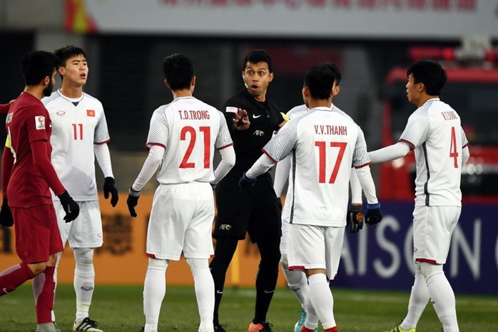 Lộ danh sách trọng tài bắt trận U23 Việt Nam - UAE: Toàn hung thần của thầy trò Park Hang-seo - Ảnh 2.