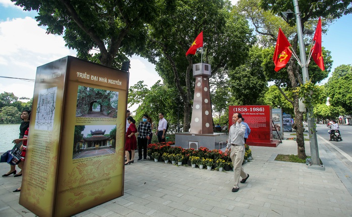 CLIP: Hà Nội rực rỡ cờ hoa kỷ niệm 1010 năm Thăng Long - Hà Nội - Ảnh 11.