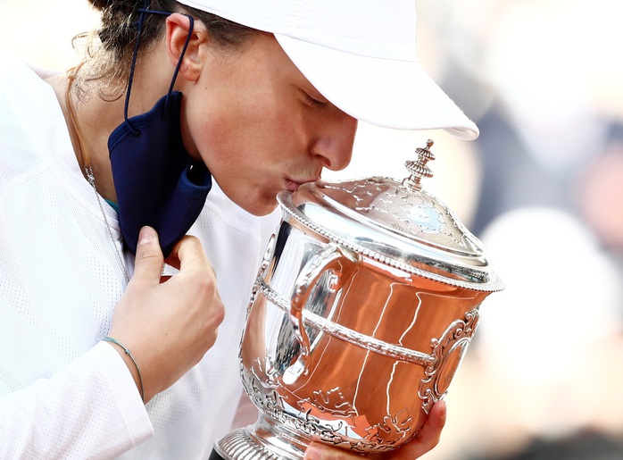 Học quần vợt qua game, Swiatek vẫn trở thành Nữ hoàng Roland Garros 2020 - Ảnh 7.