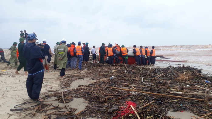 Lời kể của thuyền viên 4 ngày ròng rã bám ống khói tàu Vietship 01 mắc cạn trên biển - Ảnh 4.