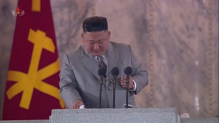 Biểu cảm bất thường của ông Kim Jong-un: Khóc khi phát biểu - Ảnh 1.