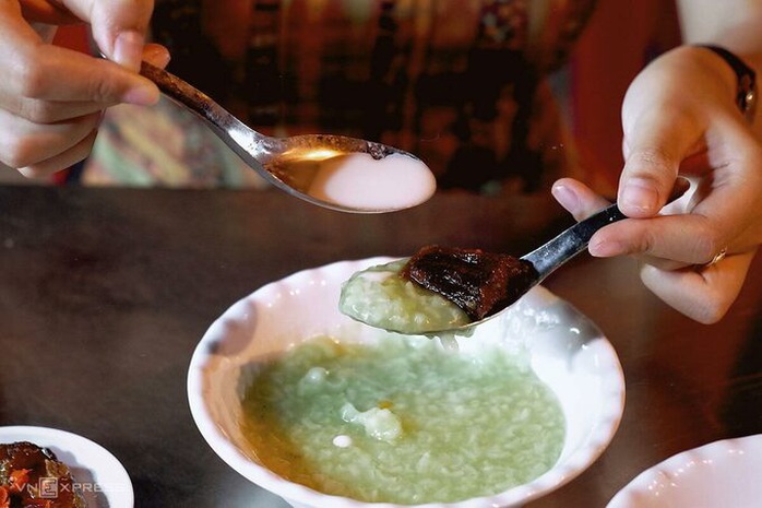 Khám phá buffet cháo bình dân ở miền Tây - Ảnh 1. Khám phá buffet cháo bình dân ở miền Tây - Ảnh 1.