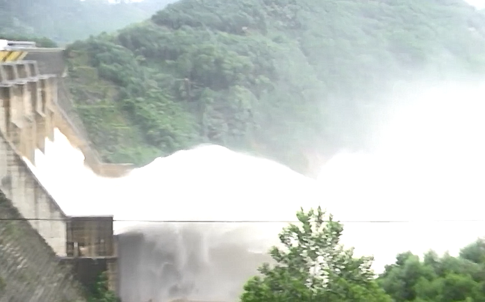 Thủy điện đầy ắp nước, Quảng Nam lại sắp hứng đợt mưa lớn - Ảnh 2.