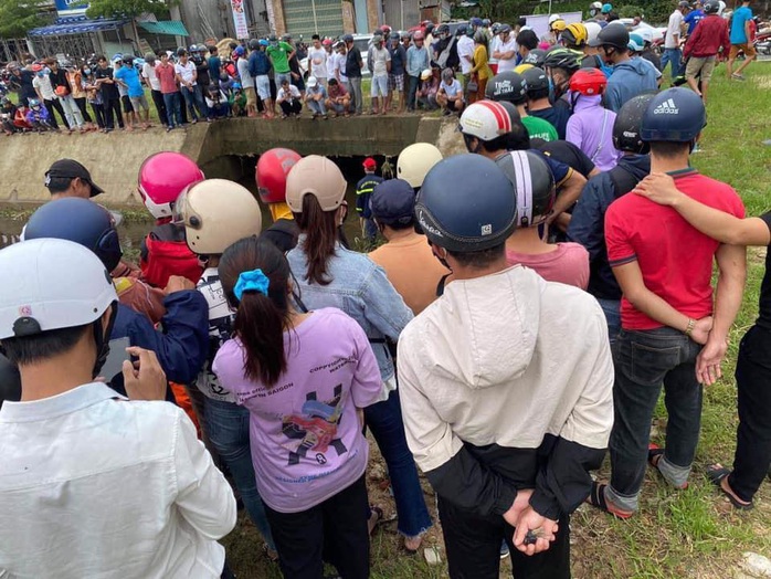 Tìm được xác người phụ nữ mất tích lúc đi qua cống ở Quảng Nam - Ảnh 2.