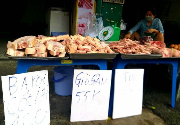 Thịt heo đông lạnh giá siêu rẻ xuống đường - Ảnh 1. Thịt heo đông lạnh giá siêu rẻ xuống đường - Ảnh 1.