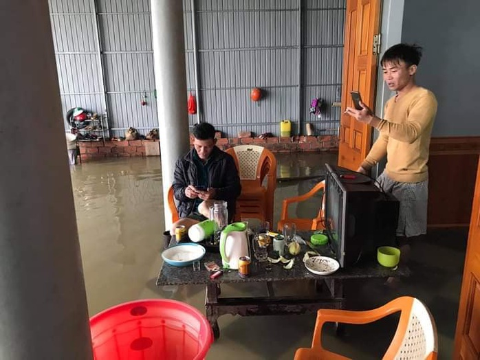 Mưa lớn, Hà Tĩnh khẩn trương sơ tán hơn 7.000 dân khỏi nơi nguy hiểm - Ảnh 5.