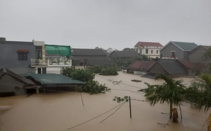 6 người tử vong, 100.000 nhà dân ở Quảng Bình bị ngập lụt do mưa lũ - Ảnh 4.