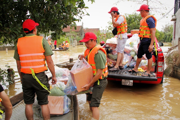  Những tấm lòng miền Nam chi viện miền Trung ruột thịt - Ảnh 3.