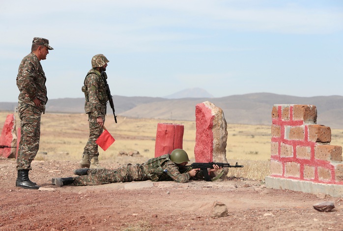 Chiến sự Armenia - Azerbaijan: Triển vọng u ám của lệnh ngừng bắn - Ảnh 1.