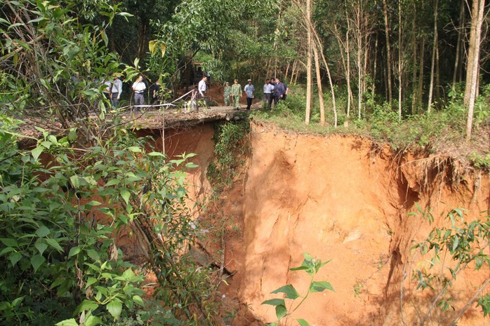 Bình Định: Nhiều địa phương cho học sinh nghỉ học vì lụt - Ảnh 1.