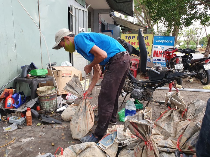 Đà Nẵng chạy đua chống bão số 9, dù trời đang nắng - Ảnh 12.