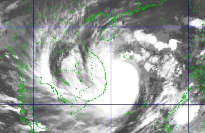 Bão số 9 giật cấp 17 áp sát Đà Nẵng-Phú Yên, đảo Lý Sơn gió giật 26 m/giây - Ảnh 1.